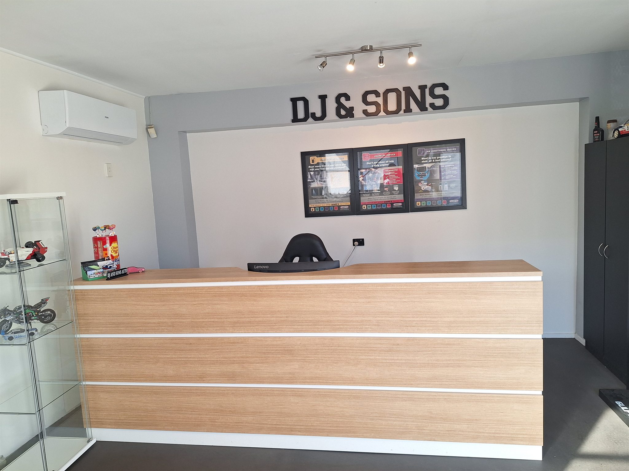 Clean reception and front counter at DJ and Sons Automotive